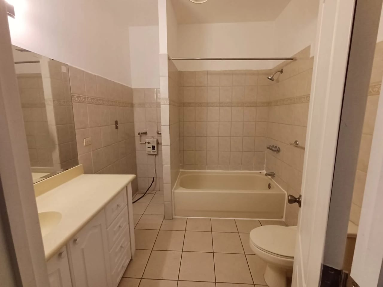 Apartamento en Venta, Santorini Zona 14 — foto 5 de 7