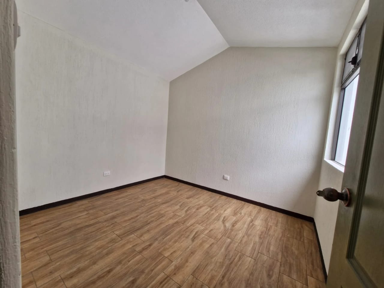 4 Casas en Alquiler, Ave. Hincapié zona 13 — foto 7 de 7
