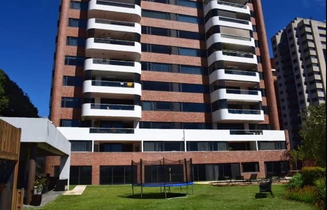 Apartamento en Venta, Marques del Valle zona 14 — foto 1 de 10