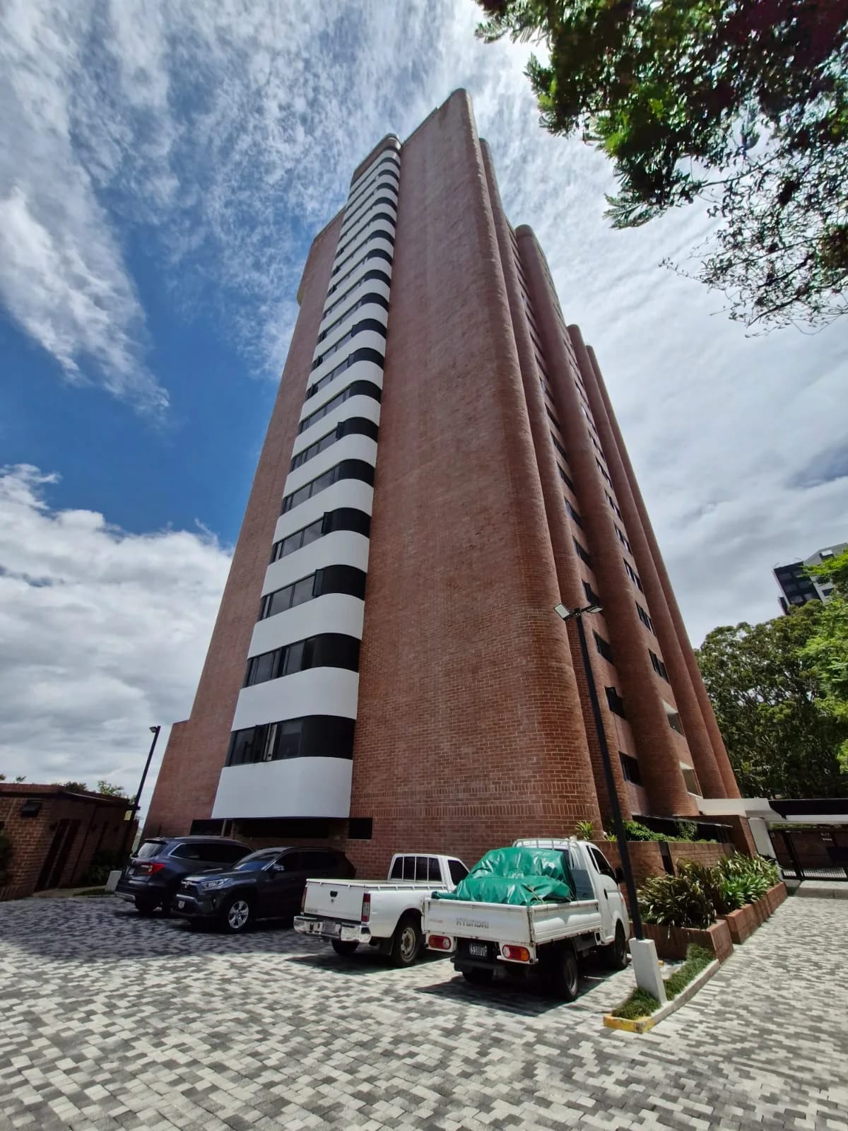 Apartamento Marques del Valle, Zona 14 — foto 1 de 13