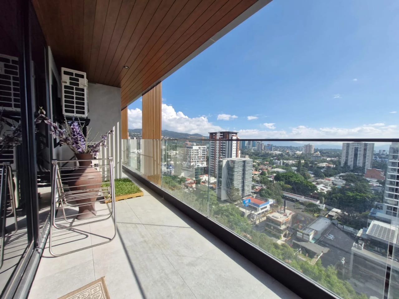 Apartamento en Venta, GAURA zona 15 — foto 10 de 12