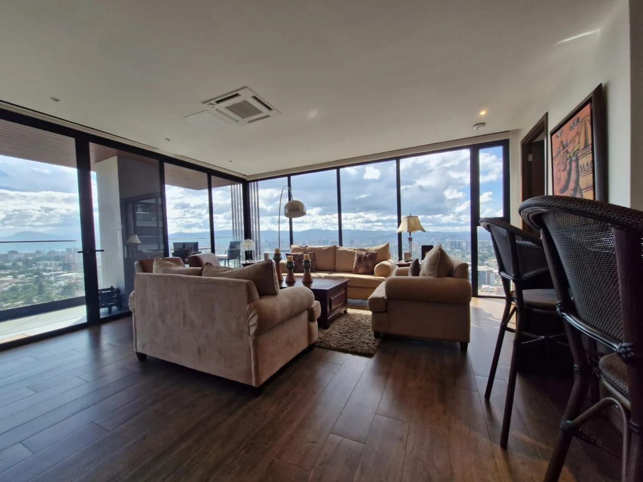 Apartamento en Venta, GAURA zona 15 — foto 4 de 12