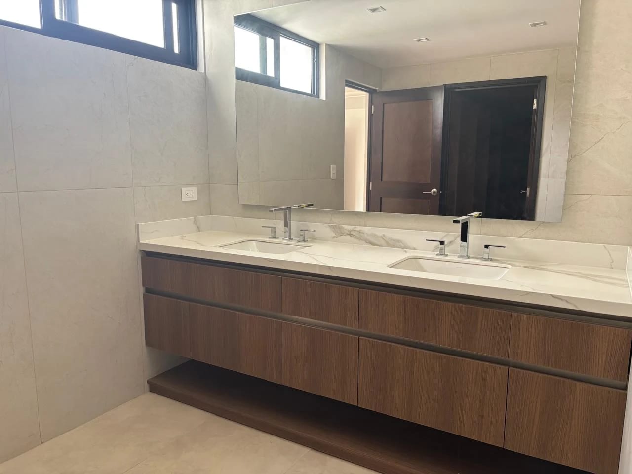 Casa en Venta OAKLAND, Zona 10 — foto 17 de 17